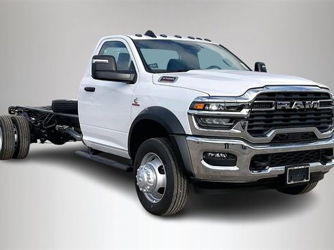 New 2026 RAM 5500 Tradesman w/ Chrome Appearance Group image 1