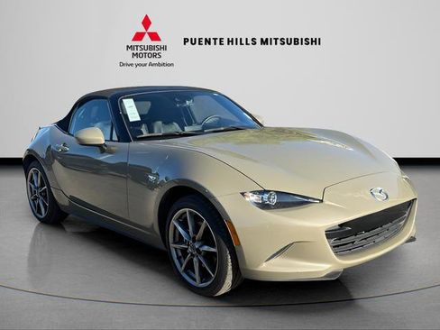 Used 2023 MAZDA MX-5 Miata Grand Touring image 3