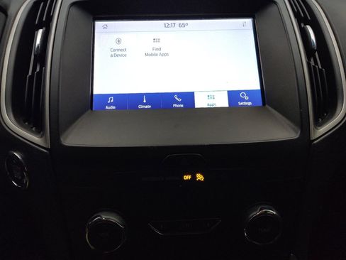 Used 2020 Ford Edge SEL FWD image 25