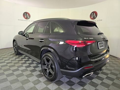 Used 2025 Mercedes-Benz GLC 300 4MATIC image 7