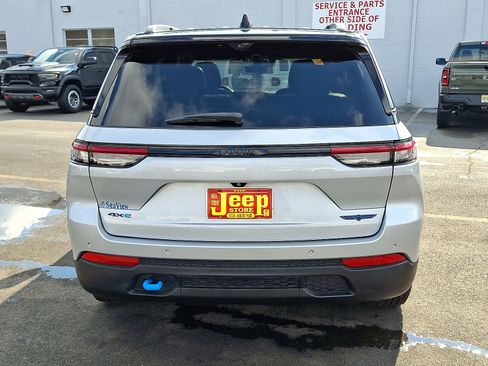 Certified 2023 Jeep Grand Cherokee Trailhawk w/ Luxury Tech Group III image 5