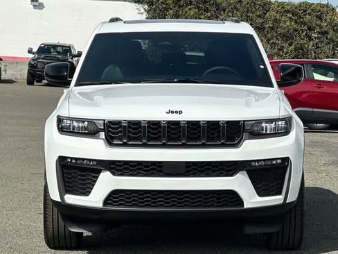 New 2026 Jeep Grand Cherokee Limited w/ Limited Altitude Package image 9