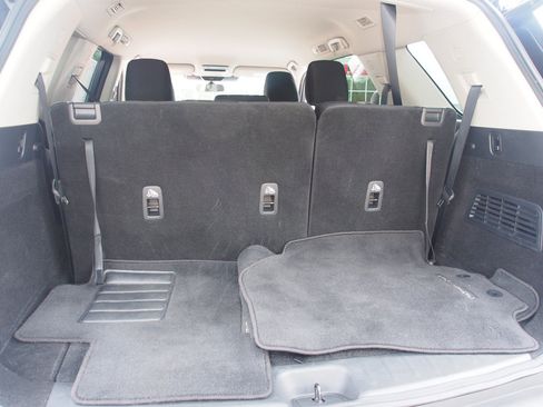 Used 2025 Nissan Pathfinder SV FWD image 16
