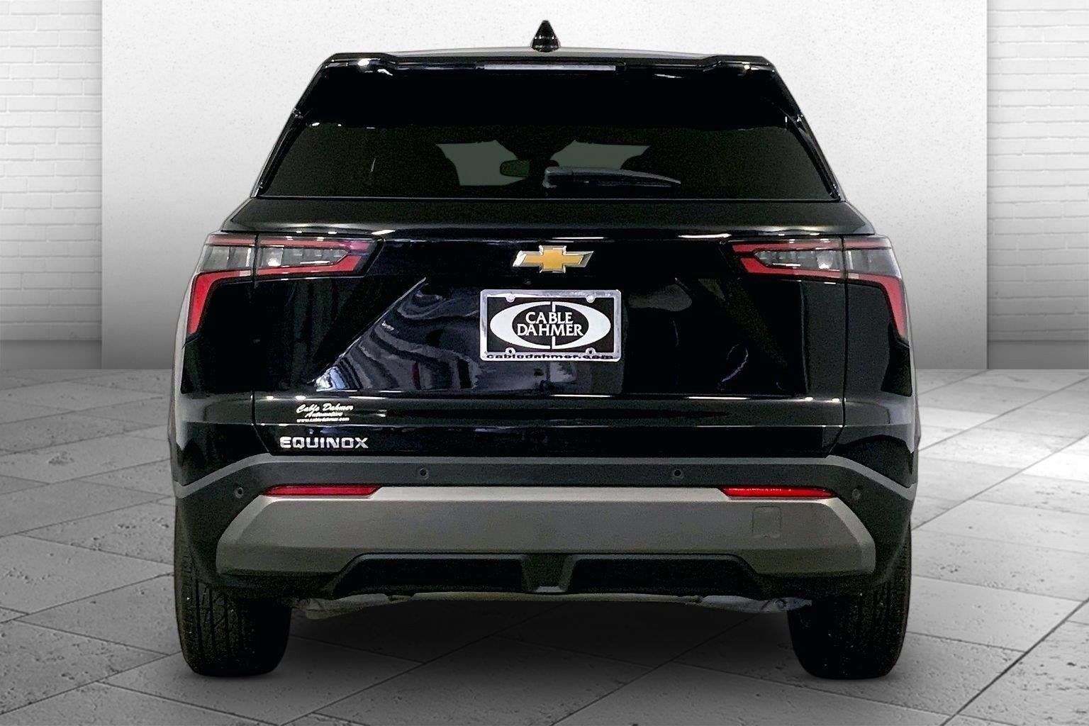 Used 2025 Chevrolet Equinox LT FWD image 3
