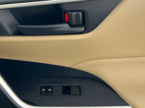 Used 2019 Toyota RAV4 LE image 31