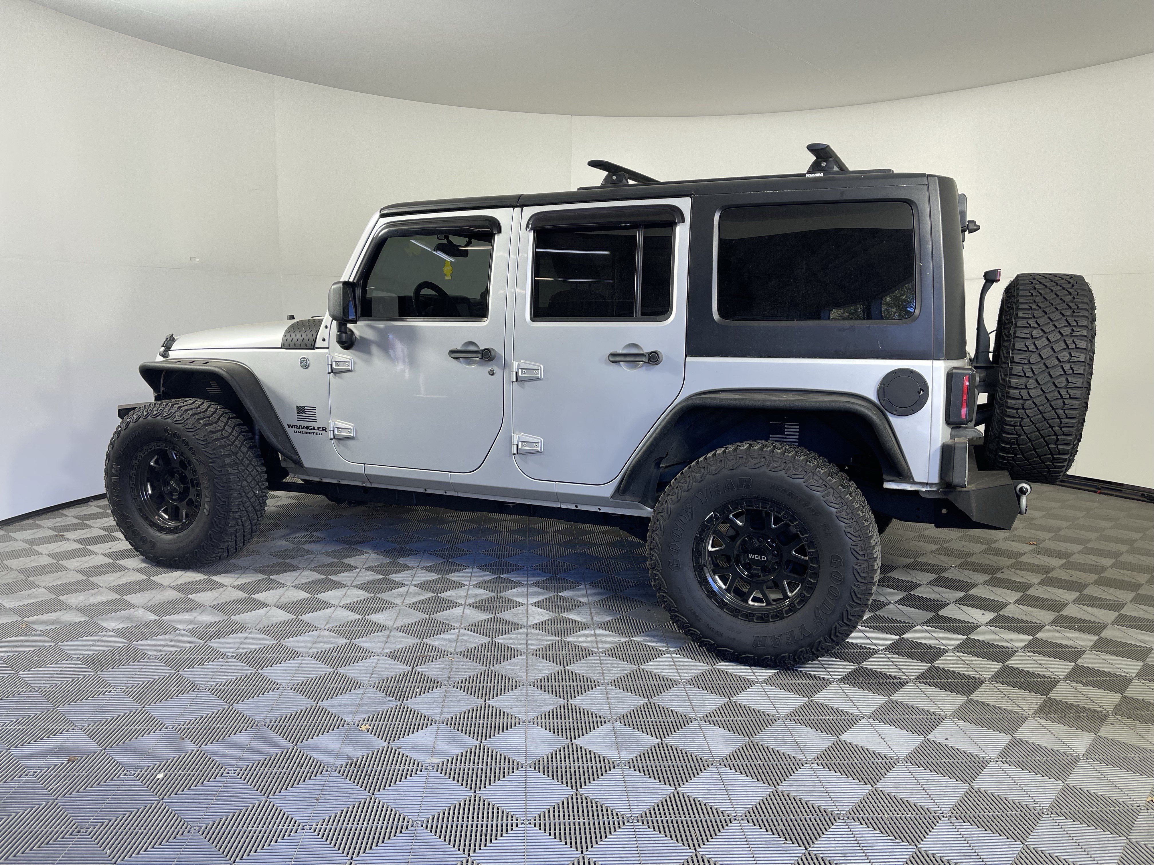 Used 2012 Jeep Wrangler Unlimited Sport AWD/4WD image 2