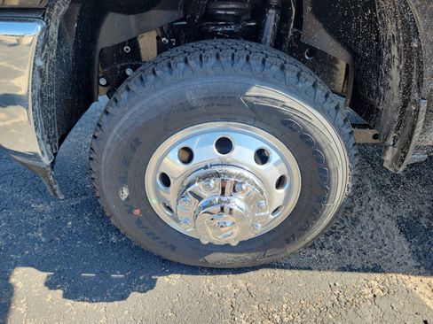 New 2025 RAM 3500 Tradesman w/ Chrome Appearance Group image 27