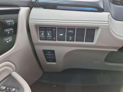 Used 2025 Honda Odyssey Elite image 18
