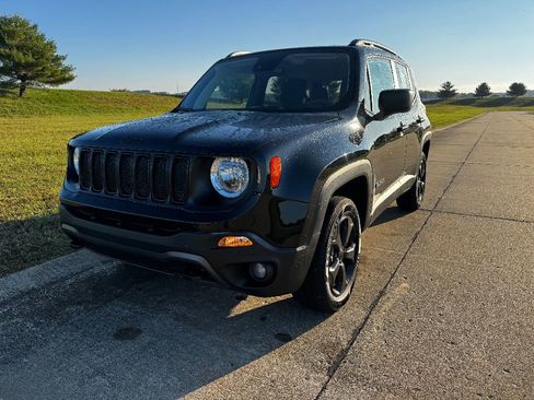 Used 2021 Jeep Renegade Sport image 2