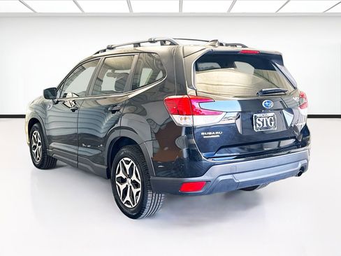Used 2022 Subaru Forester Premium image 6