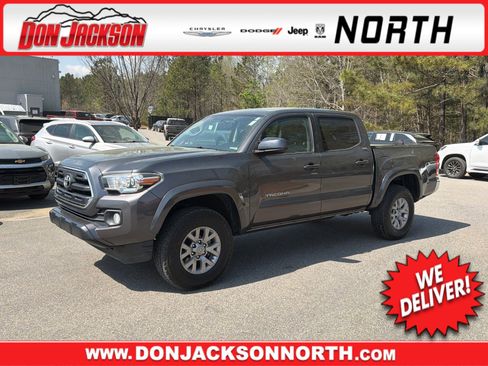 Used 2017 Toyota Tacoma SR5 w/ Tow Package image 1