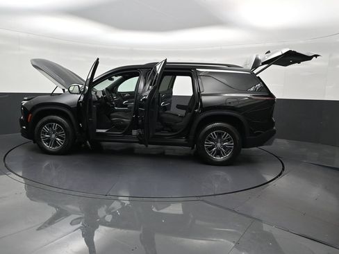 Certified 2026 Chevrolet Traverse LT FWD image 39
