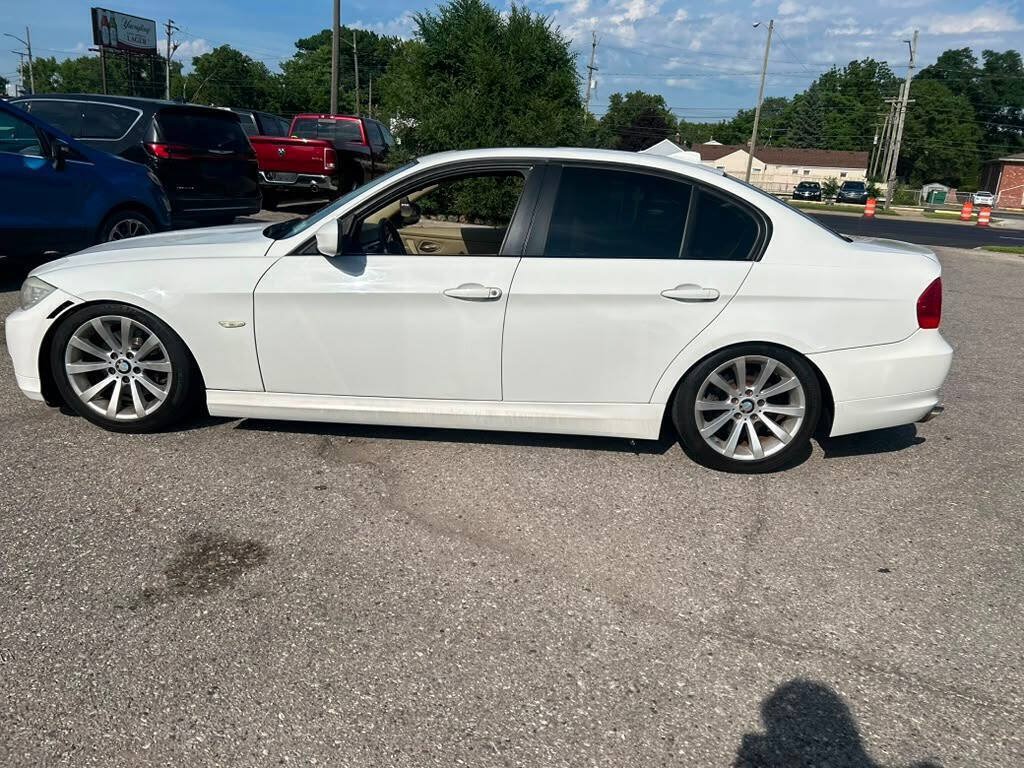 Used 2011 BMW 328i Sedan RWD image 8