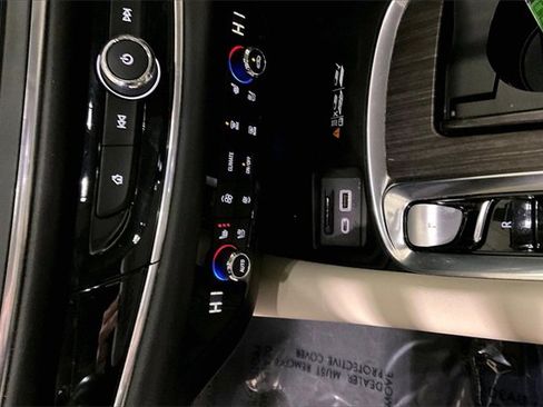 Used 2023 Buick Enclave Avenir w/ Avenir Technology Package image 33