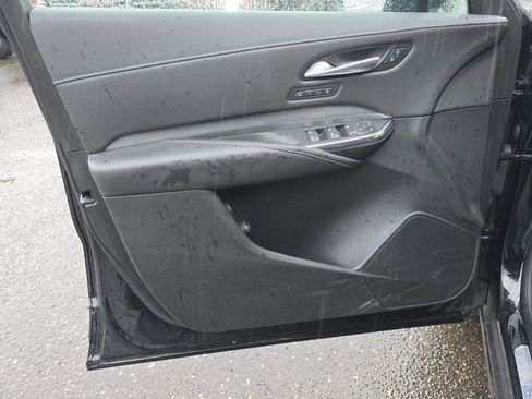 Used 2025 Cadillac XT4 Premium Luxury image 23