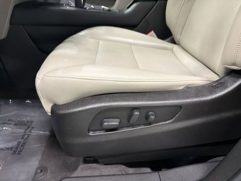 Certified 2019 Cadillac XT4 Luxury FWD image 21