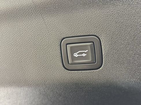 Certified 2023 Chevrolet Tahoe High Country w/ Advanced Technology Package AWD/4WD image 32