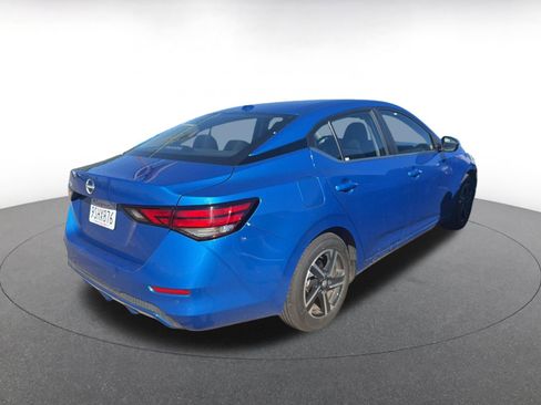 Used 2025 Nissan Sentra SV image 3