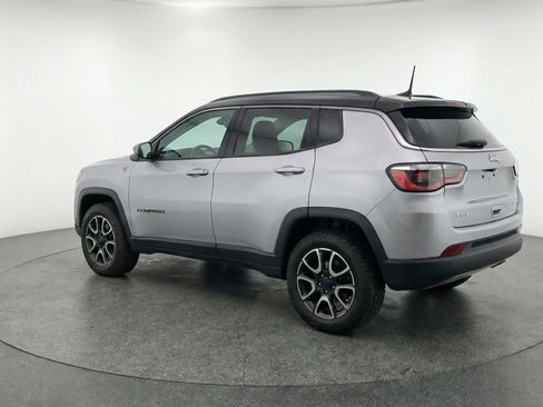 Used 2025 Jeep Compass Trailhawk AWD/4WD image 6