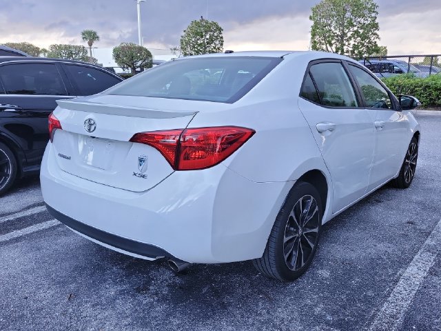 Used 2018 Toyota Corolla XSE FWD image 3