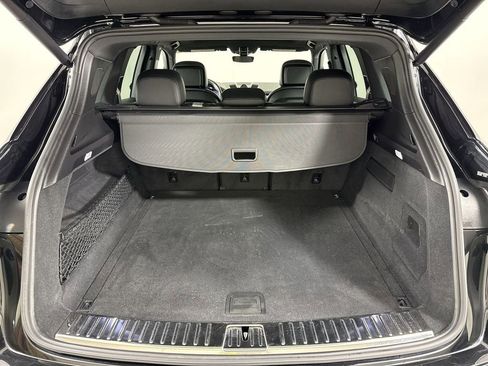 Certified 2023 Porsche Cayenne Platinum Edition image 21