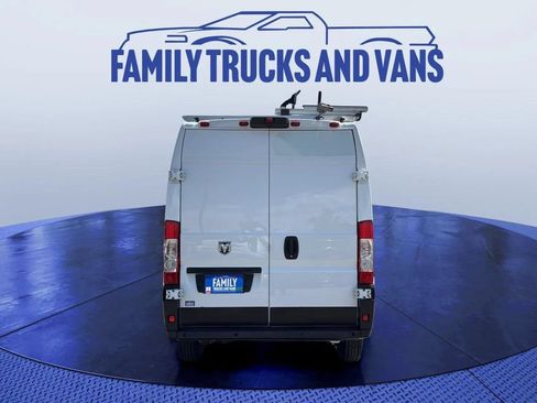 Used 2019 RAM ProMaster 2500 w/ Premium Appearance Group FWD image 4