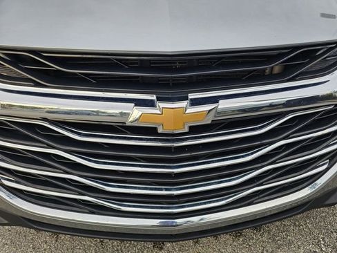 Used 2025 Chevrolet Malibu LT FWD image 9