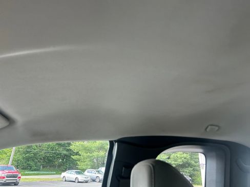 Used 2017 Toyota Tacoma SR AWD/4WD image 15