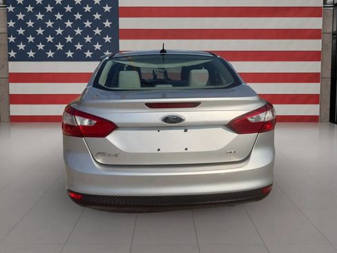 Used 2012 Ford Focus SEL FWD image 6