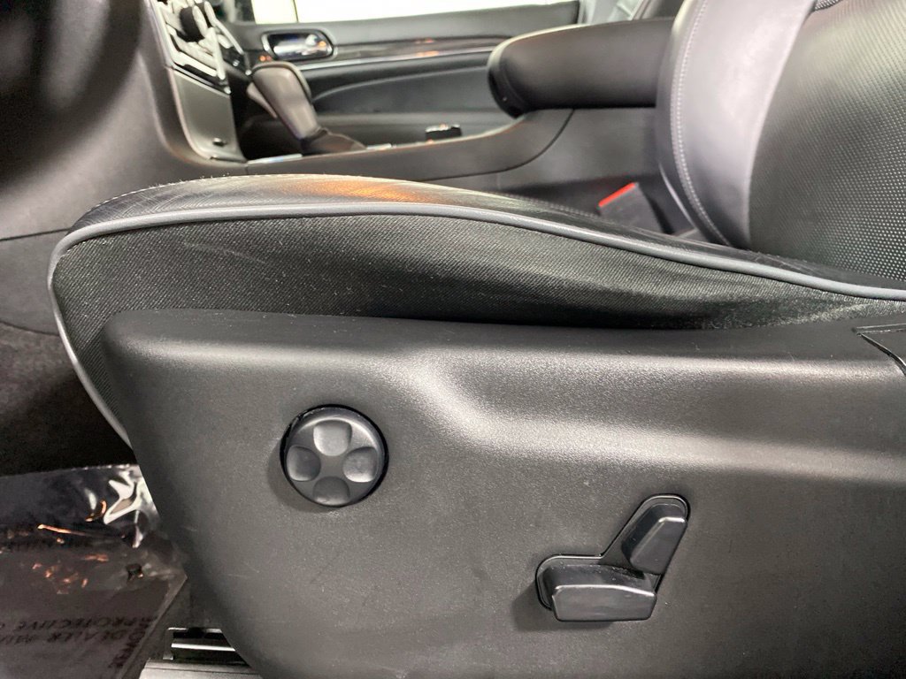 Used 2019 Jeep Grand Cherokee Overland AWD/4WD image 22