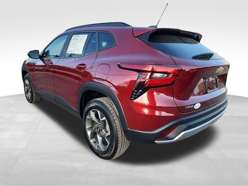 Used 2024 Chevrolet Trax LT w/ Driver Confidence Package image 6