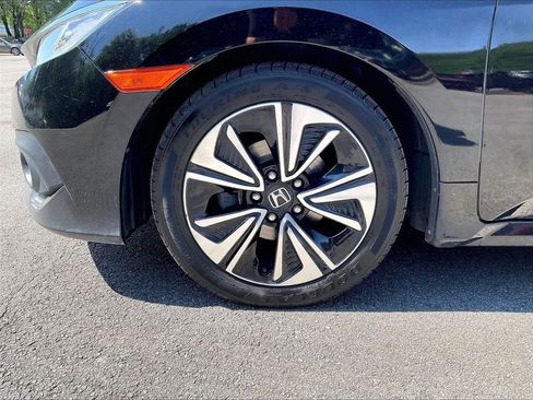 Used 2018 Honda Civic EX-T image 22