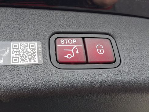 Used 2026 Mercedes-Benz GLC 300 4MATIC Coupe image 29