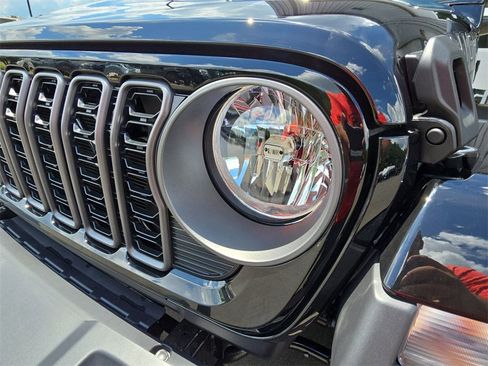 New 2025 Jeep Gladiator Nighthawk image 30