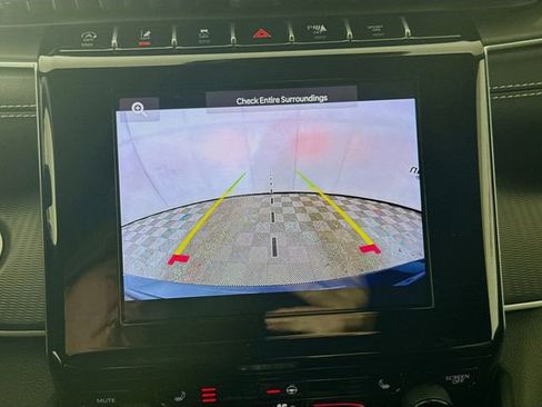 Used 2024 Jeep Grand Cherokee Altitude image 13