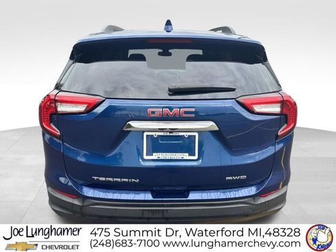 Used 2022 GMC Terrain SLE w/ Driver Convenience Package AWD/4WD image 4