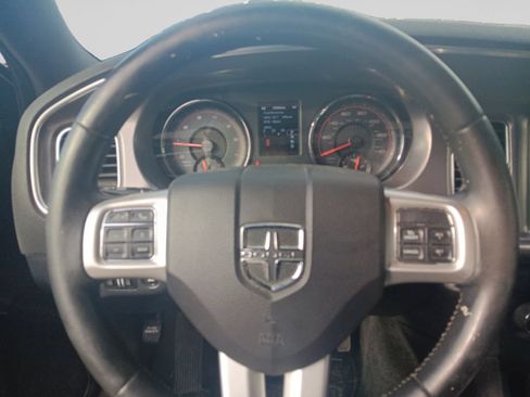 Used 2014 Dodge Charger SXT RWD image 10