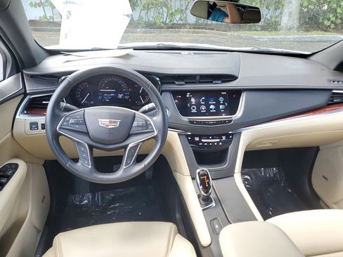 Used 2019 Cadillac XT5 Luxury image 17