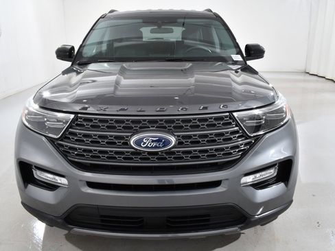Used 2023 Ford Explorer XLT w/ Equipment Group 202A image 3