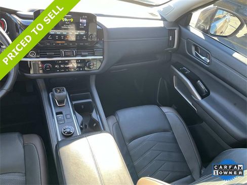 Used 2024 Nissan Pathfinder Platinum image 15