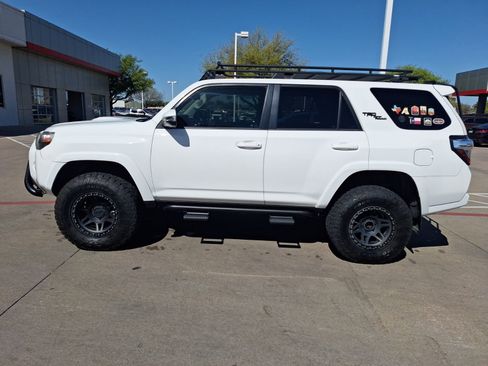Used 2019 Toyota 4Runner TRD Off-Road Premium image 3