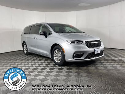 Used 2024 Chrysler Pacifica Touring-L