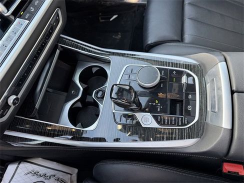 Used 2022 BMW X7 M50i w/ Cold Weather Package image 33