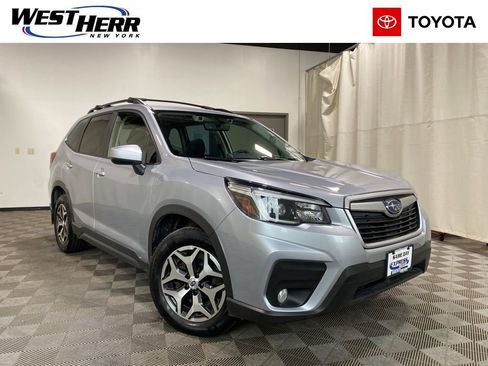 Used 2021 Subaru Forester Premium image 1