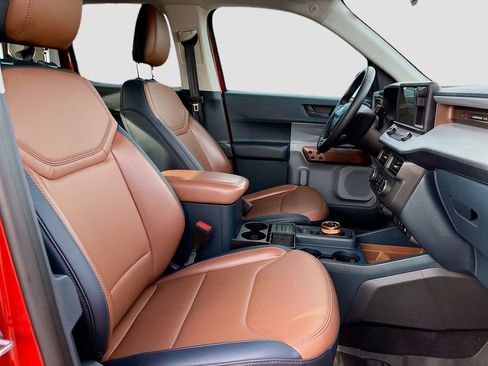 Used 2023 Ford Maverick Lariat image 25