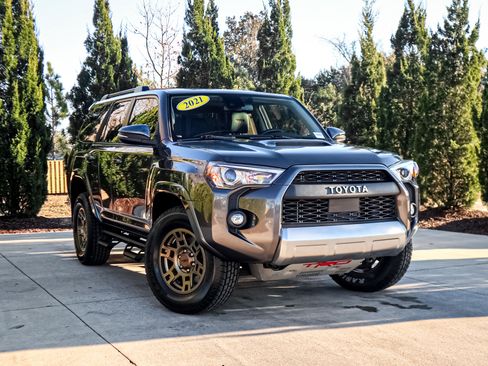 Used 2021 Toyota 4Runner TRD Off-Road Premium image 2