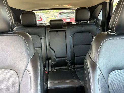 Used 2020 Ford Escape Titanium AWD/4WD image 18