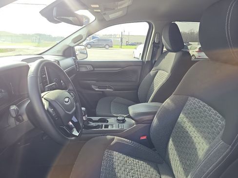 Used 2025 Ford Ranger XLT w/ Chrome Accent Package image 16