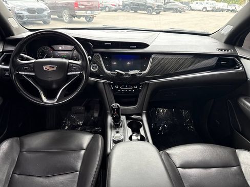 Used 2023 Cadillac XT6 Premium Luxury FWD image 11