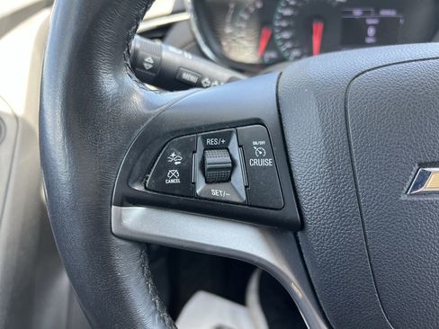 Used 2020 Chevrolet Trax Premier FWD image 19